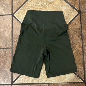 Aerie dark green crossover biker shorts size Medium